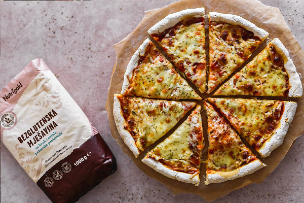 Brezglutenska pica z Nutrigold brezglutensko moko
