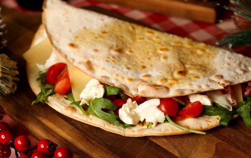 Tortilja pizza je najhitrejsi in najboljsi "cheat meal"