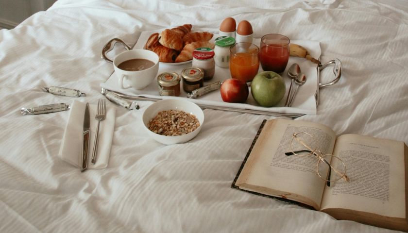 zajtrk v postelji