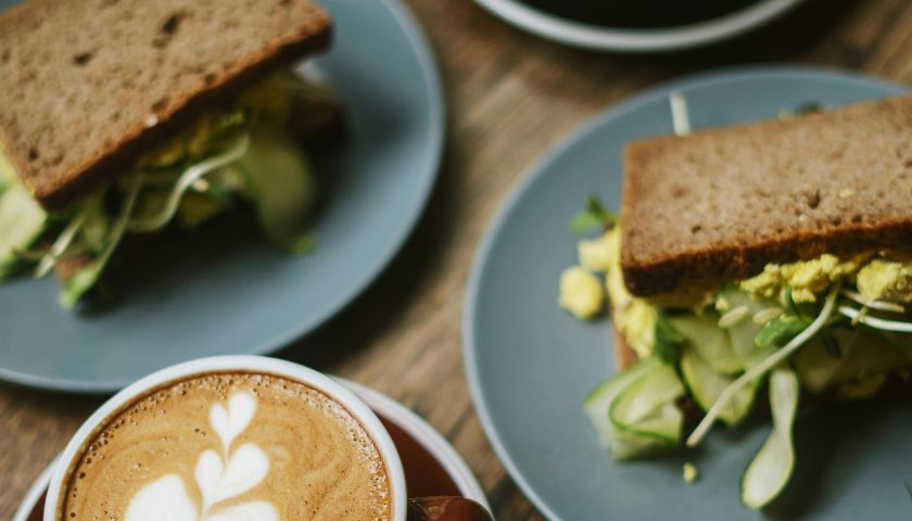 sendviči z rženim kruhom