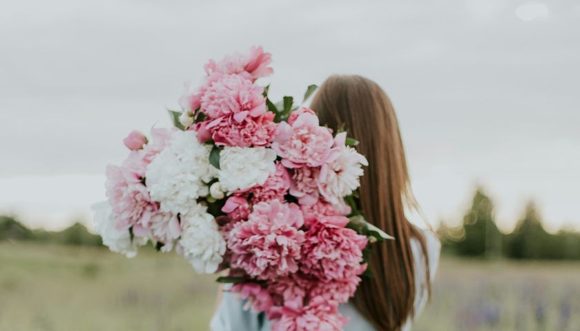 Ob mednarodnem dnevu žena se običajno podarja cvetje.