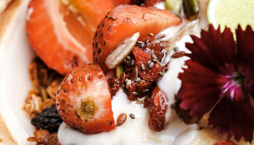 Sončnična semena se odlično obnesejo tudi v sladicah.