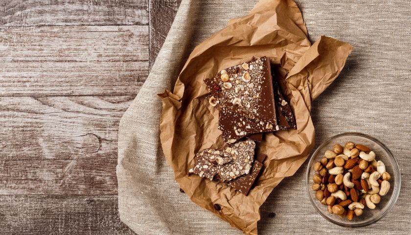 Ploščice z oreščki so vedno dobra ideja.