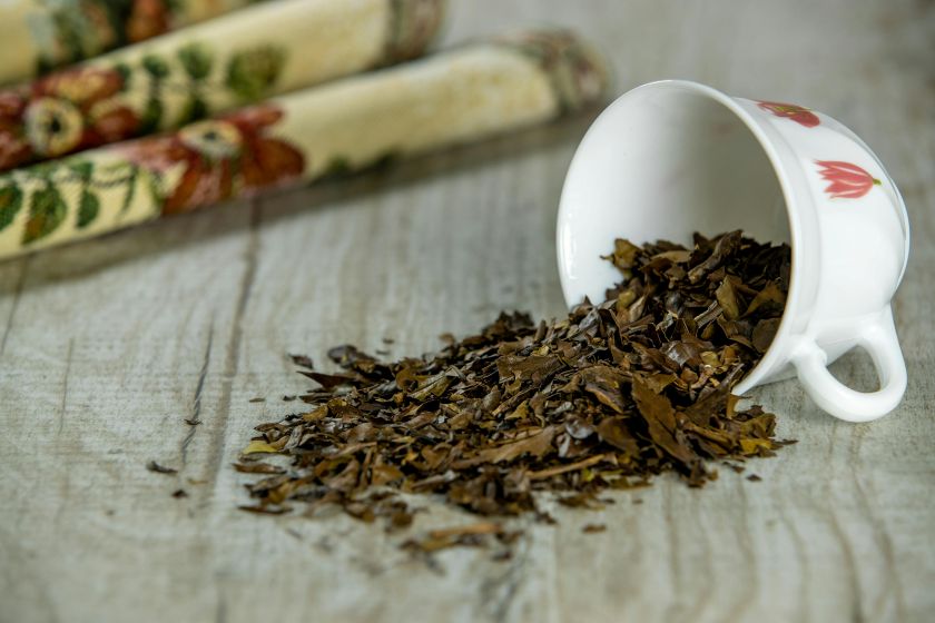 Hojicha čaj v lističih je del čajnega rituala na Japonskem.