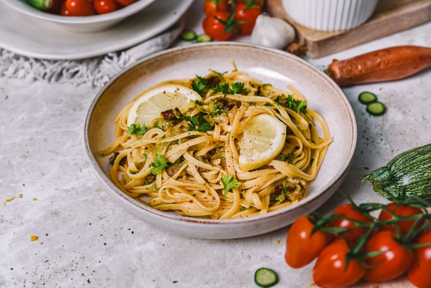 Recept za Testenine z bučkami in suhimi paradižniki.