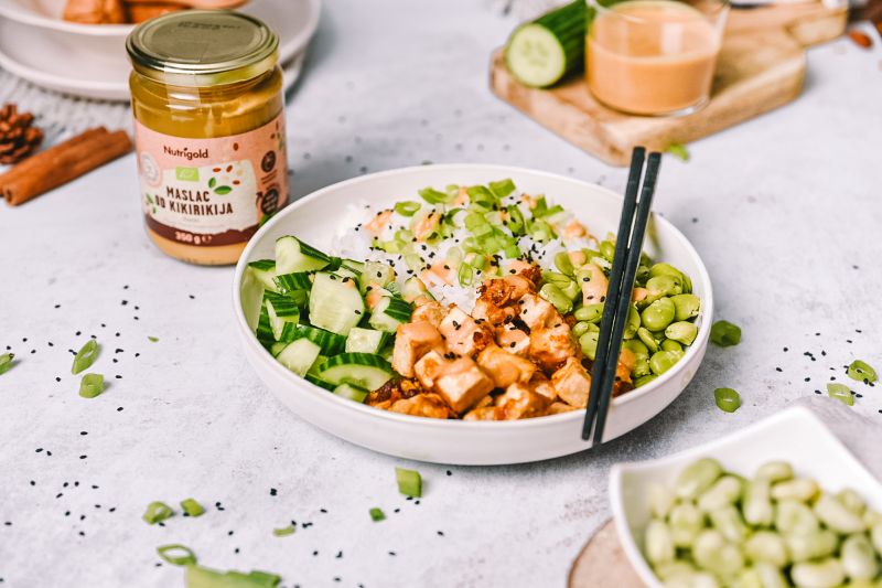 Tofu zdjela s kikirikijem
