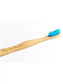 Humble brush Za dojenčke zobna ščetka z modrimi ščetinami iz 100% bambusa