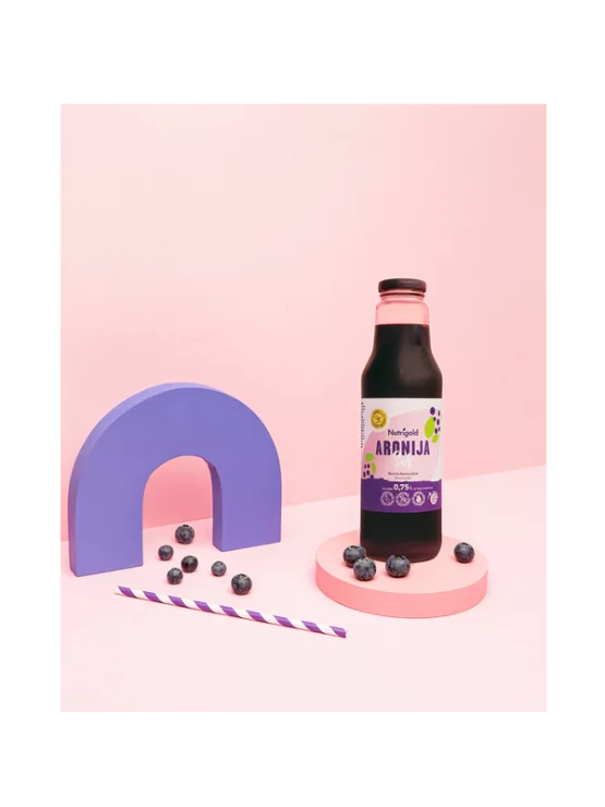 Nutrigold temni ekološki aronijin sok v steklenici, 750ml.