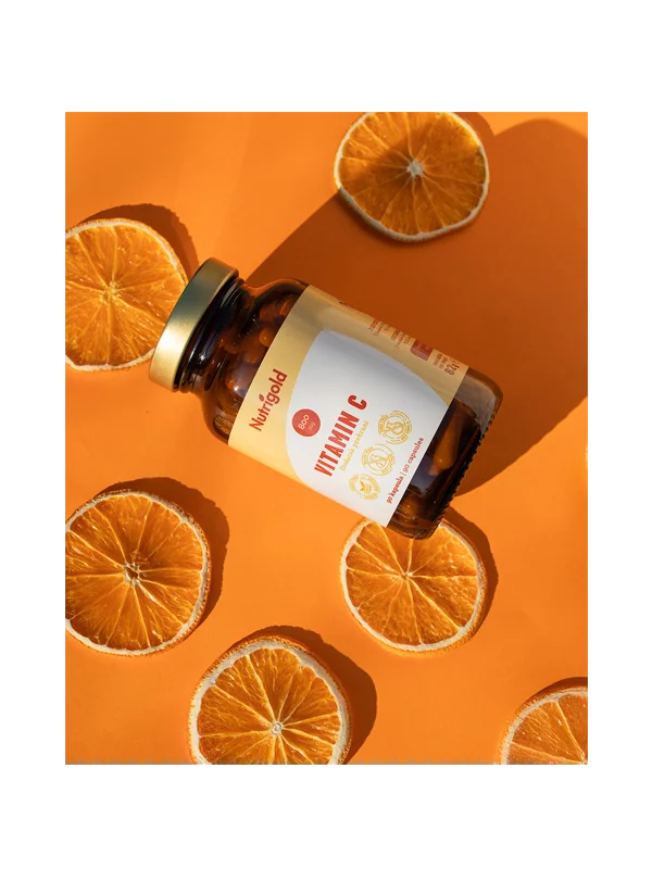 Vitamin C Nutrigod, 120 vegannskih kapsul v temni embalaži.