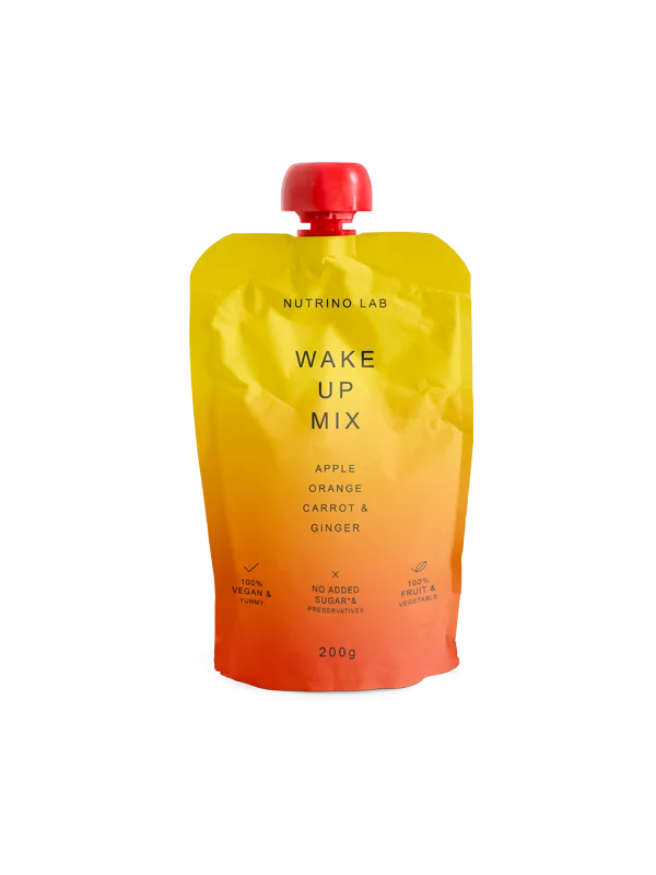 Nutrino Lab ake up snack jabolko, pomaranča, korenček, ingver v embalaži 200g