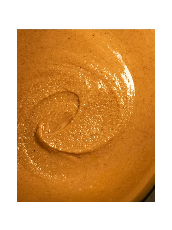Nutrigold polnozrnati tahini v 300 g pakiranju.