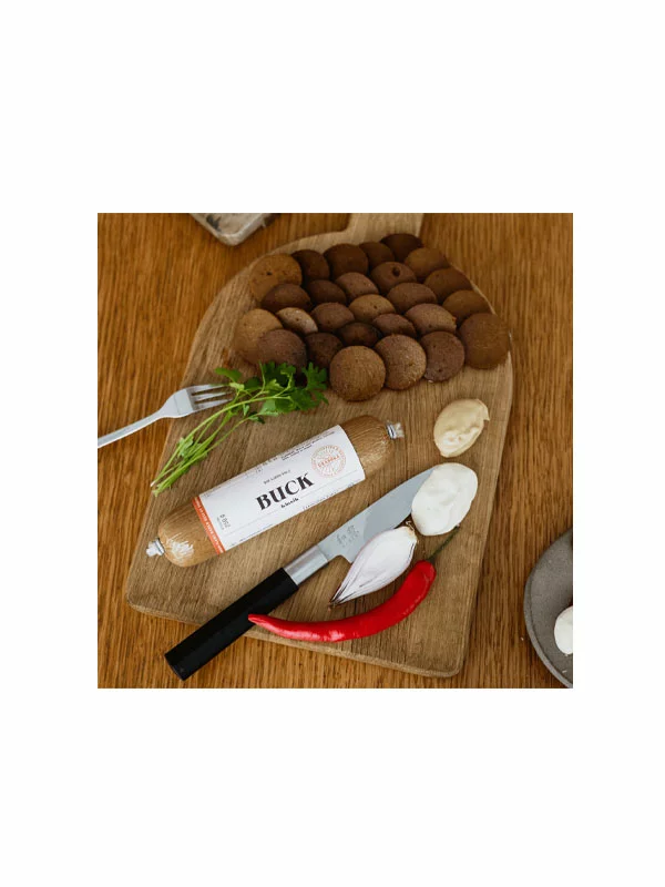 Grashka Ekološka Veganska salama BUCK klasik v 200 g pakiranju.