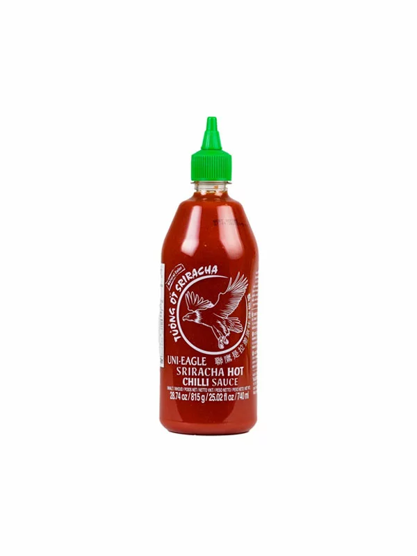 Uni-Eagle Sriracha pekoča čili omaka v 740 g embalaži.