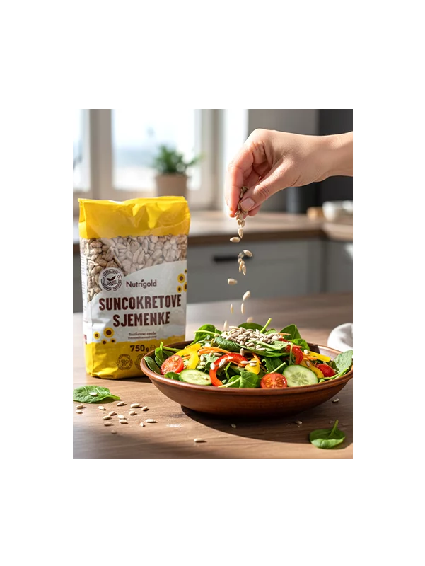 Nutrigold oluščena sončnična semena v prozorni plastični embalaži, 750g.
