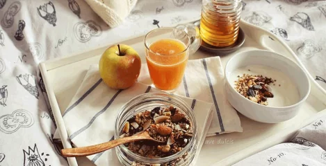Granola brez glutena iz semen in oreščkov