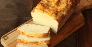 Kruh iz mandljeve moke -kruh poln vlaknin