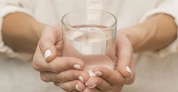 Vredni nasveti Ayurvede - 6 pravil zaužitja vode za dolgoživost in vitalnost telesa