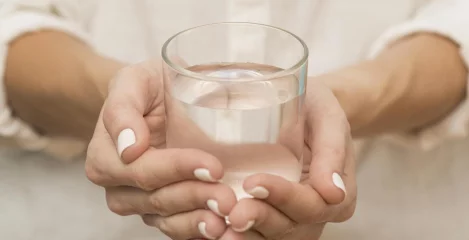 Vredni nasveti Ayurvede - 6 pravil zaužitja vode za dolgoživost in vitalnost telesa