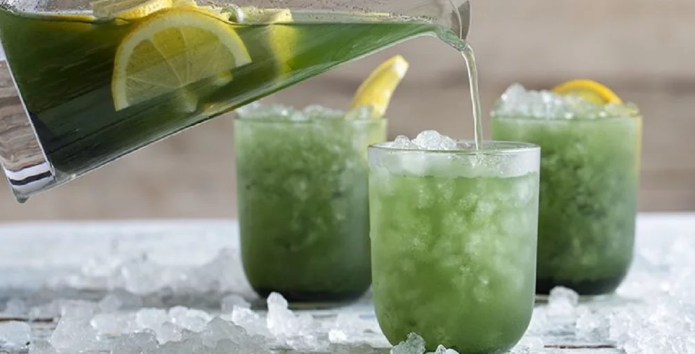 Limonada s spirulino - bolj zdravo od tega ne gre