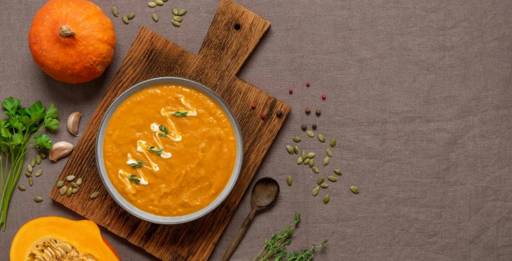  Hitra juha z zlatim lanom in bučo je bogata z omega-3 maščobnimi kislinami