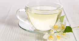 Beli čaj za vitalnost in močno odpornost