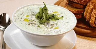 Tzatziki - grška juha iz kumaric