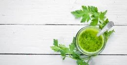 Napitek iz peteršilja za znižanje holesterola