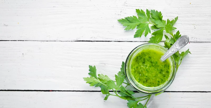 Napitek iz peteršilja za znižanje holesterola