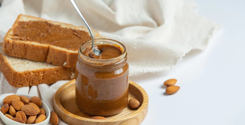 Izdelajte svoje mandljevo maslo! Recept in nasveti za pripravo!