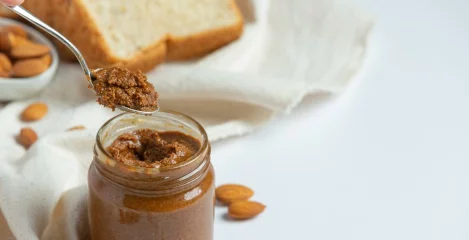 Izdelajte svoje mandljevo maslo! Recept in nasveti za pripravo!