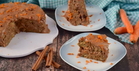 Sočna korenčkova in pomarančna torta ki vas pusti brez besed