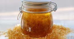 Korenčkov macerat za zdravje kože in naravno porjavelo polt