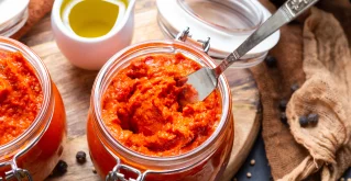 Pripravite sami domači presni ajvar in dajte "šmek" k vsaki jedi