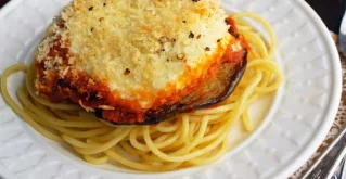 Parmigiana - recept iz Sicilije, ki vas bo preprosto navdupil z okusom in s preprosto pripravo