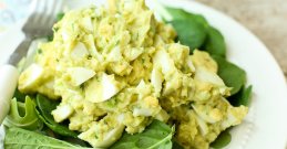Jajca z avokadom na solato - vse, kar potrebujete za zdrav vikend zajtrk