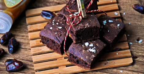 Neprekosljivi brownieji z datlji
