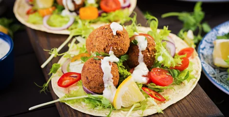 Falafel s čemažem – veganski prigrizek, ki ga bodo vsi oboževali
