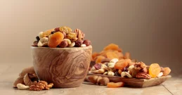 Grizljajte suho sadje, saj so odličen vir hranljivih snovi