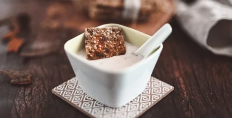 Krekerji iz kvinoje in semen so odlični prigrizek za kadarkoli v dnevu