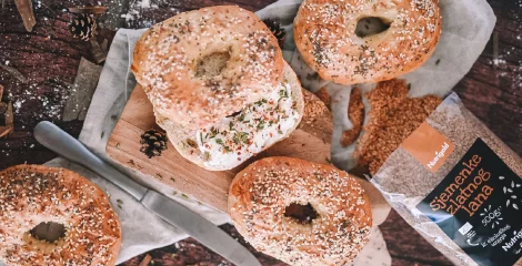 Pirini bagelsi s semeni za nedolgočasne zdrave sendviče