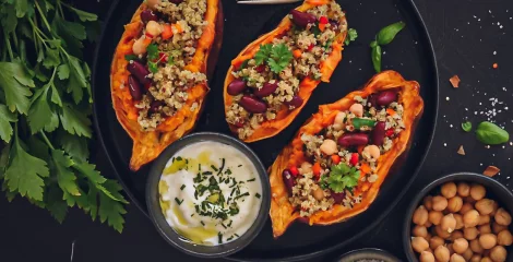 Ne more biti bolj barvito in fino, saj smo postregli polnjen sladki krompir