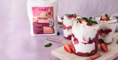Postregli smo jagodni tiramisu, ki se mu ne boste mogli upreti!