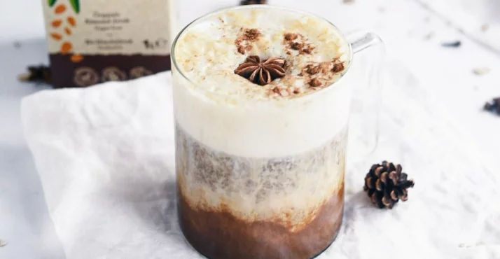 Pozabite na pumpkin spice latte, saj imamo nekaj boljšega - pumpkin pie latte