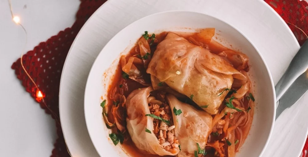 Dober tek! Postregli smo vegansko sarmo!