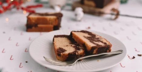 Ste za eno marmorno torto brez moke in sladkorja v tem prazničnem času?
