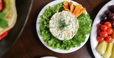 Veganska francoska solata lahko nadomesti klasično