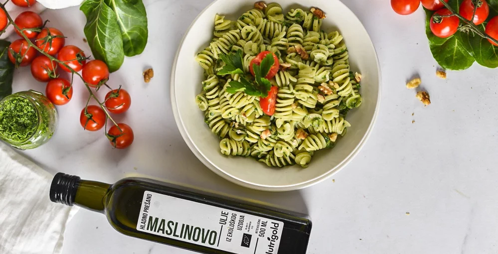 Pesto iz blitve bo vsako testenino spremenil v bolj zdravo in okusno jed