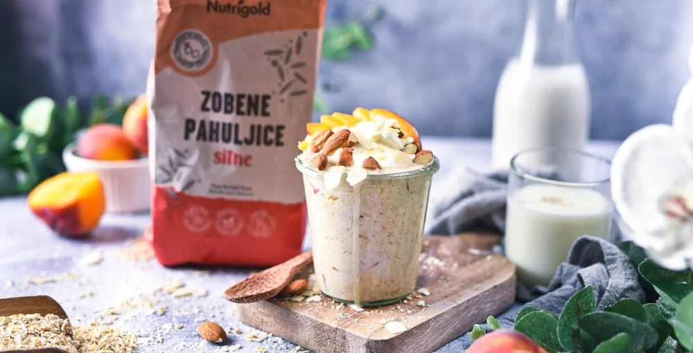 Popolno jutro vam želi hladna ovsena kaša z breskvami