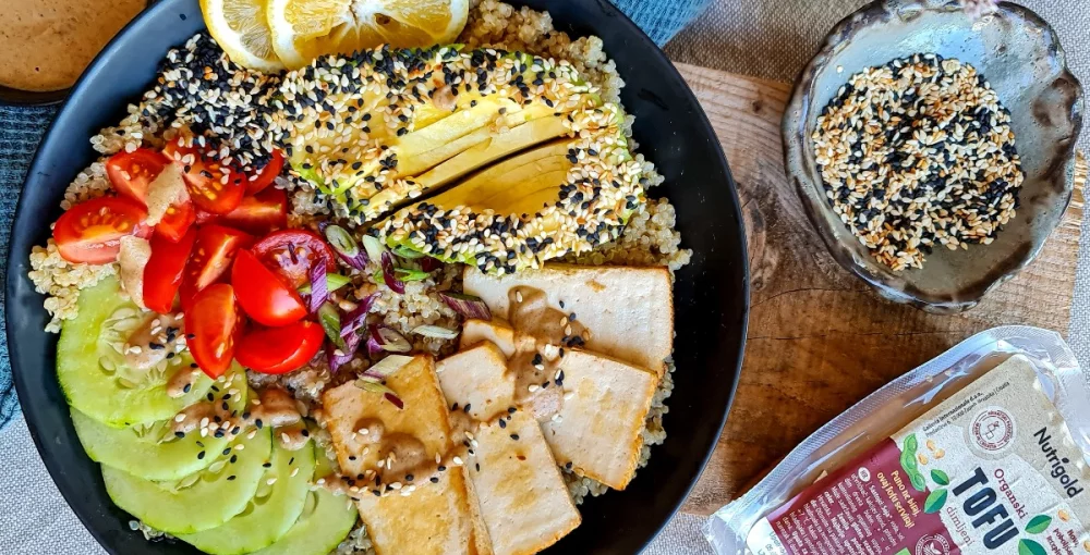 Tofu skleda s kvinojo - lahko, dietno, zdravo