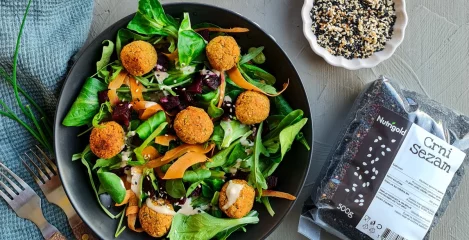 Postregli smo falafel skledo s tahini omako za kosilo
